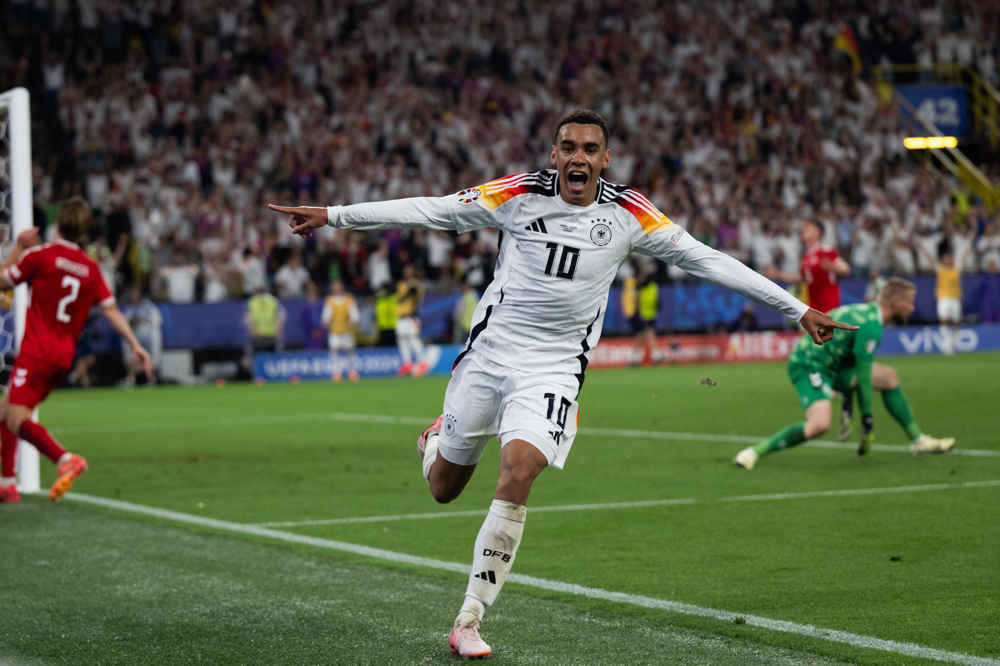 幕由红牛车 幕由红牛车