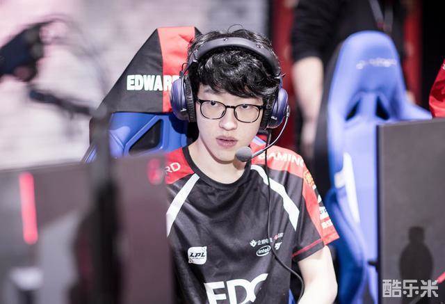 的带领下 的带领下