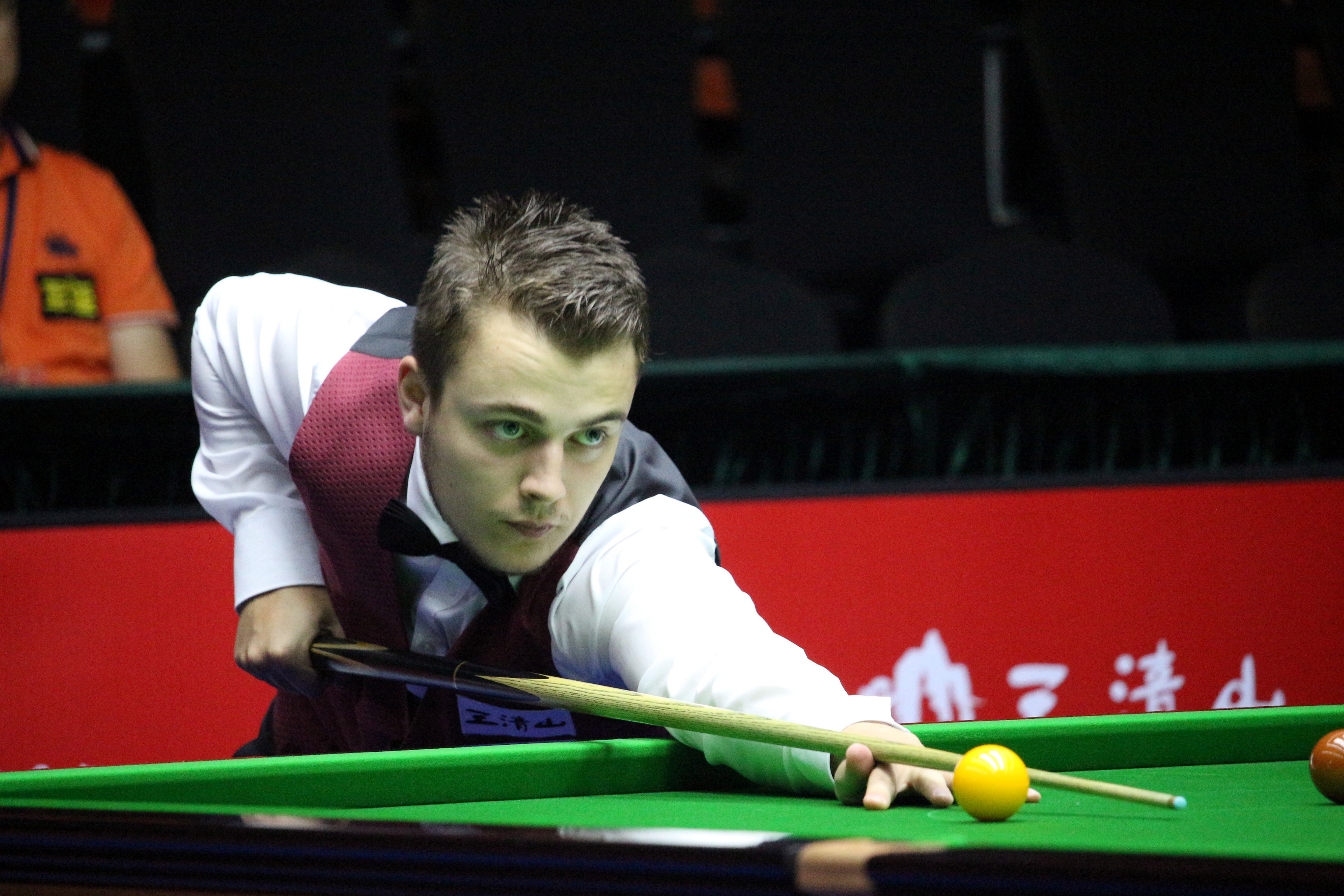 高竞争性的 高竞争性的