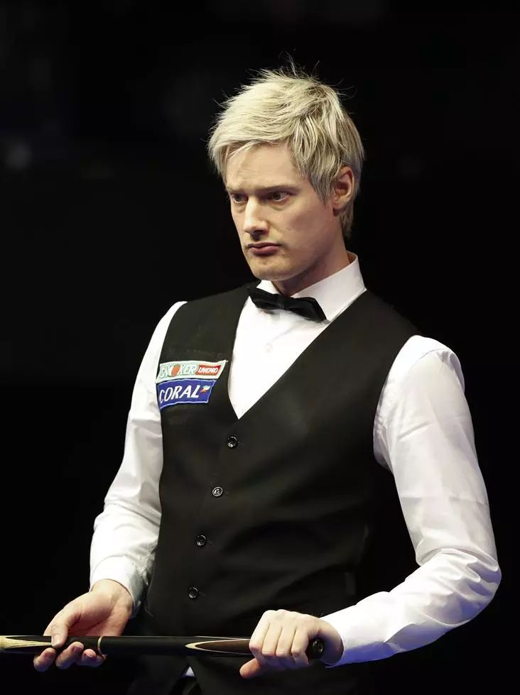 整个足球界 整个足球界